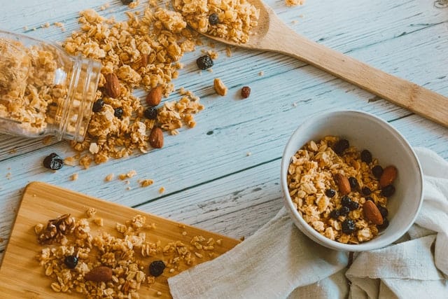 What is Granola? Is Granola Healthy?